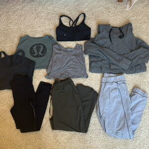Bundle of Lululemon clothes!